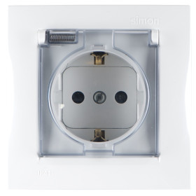 Simon 15 Белая Розетка 1-ая с/з с крышкой с защитными шторками, IP44 (в сборе с рамкой)