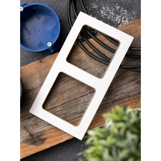 Стокгольм Рамка 2-местная белая с линией цвета шампань EKF PROxima