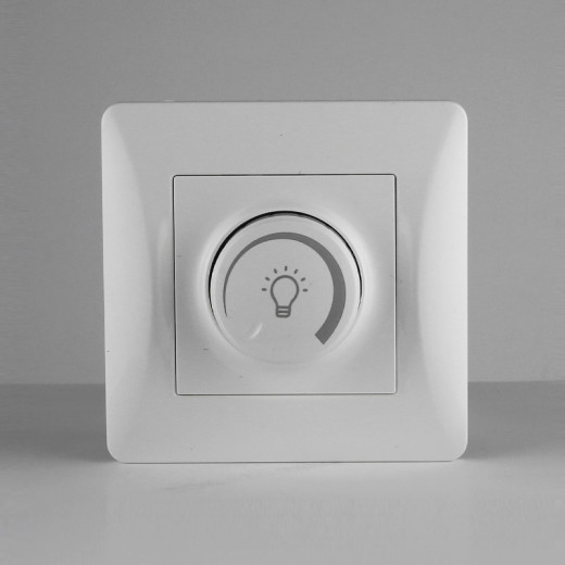 Светорегулятор поворотный (диммер) для светодиодных ламп, 125-250V, 200W (белый)