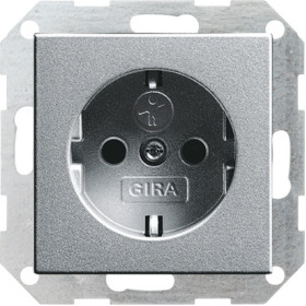Gira S-55 Алюминий Розетка с/з с затвором (shutter) и символом