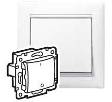 Legrand Valena Крем Переключатель 1-клавишный 3-полюсной.