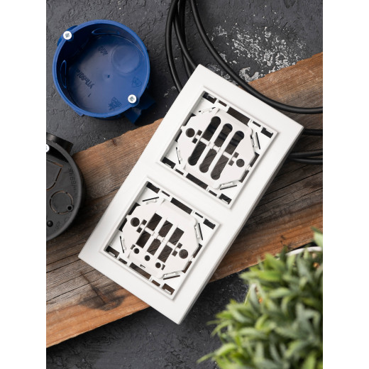 Минск Рамка 2-местная вертикальная белая EKF Basic