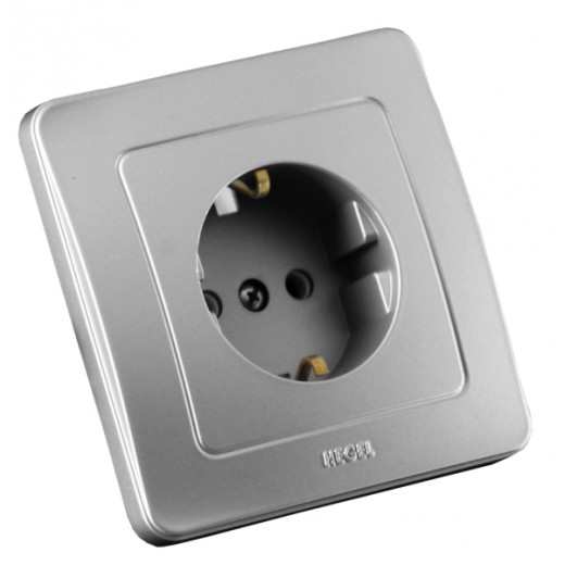 РС16-312-06 Розетка скрытой установки, одноместная, с заземляющим контактом, со шторкой, цвет серебро