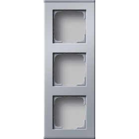 Gira Алюминий Профиль 55 с фронтальным вводом канала, трехместный