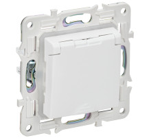 IEK SKANDY Арктический белый Розетка с/з с защитными шторками и крышкой 16А IP44 SK-R11W