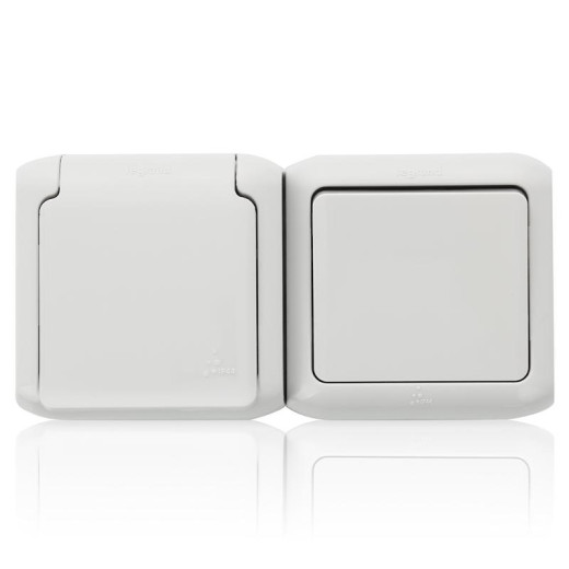 Блок выключатель и розетка с заземлением с защитными шторками - Legrand Quteo - IP44 16А 250В винтовые зажимы накладной монтаж - белый