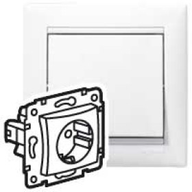 Legrand DIY Valena Бел Розетка 1-ая с/з с защитными шторками.