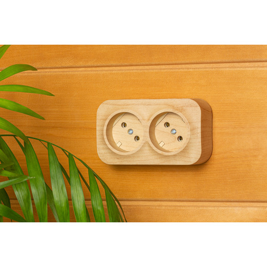 Розеточный блок двойной без заземления - Legrand Quteo - с предварительным подключением без шторок IP20 16А 250В винтовые зажимы накладной монтаж - дерево