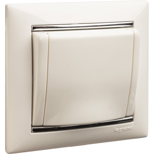 Розетка с заземлением - Legrand Valena - со шторками с защитной крышкой 16А 250В винтовые зажимы - белый