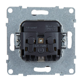 Legrand/Daccord SUNO Алюминий Розетка 2К+З 16А 250В.Винтовые зажимы..