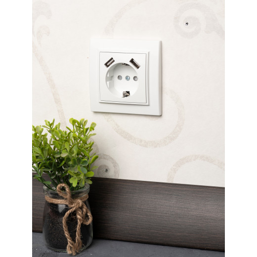 Минск Розетка 1-местная СП с/з 16А белая с защ. штор. с 2 USB 2,1А EKF