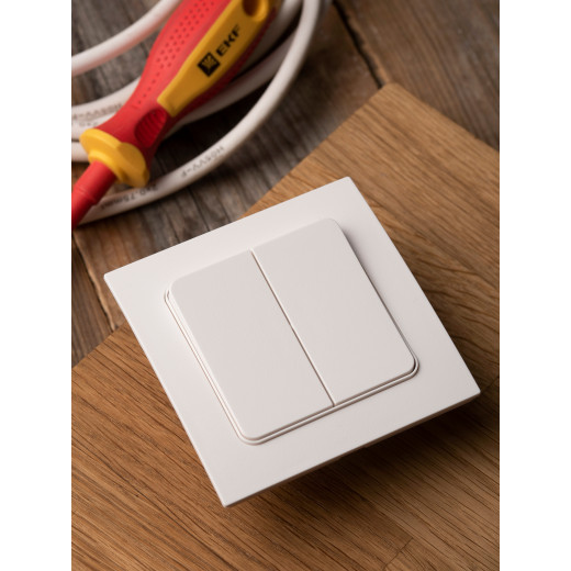 Стокгольм Выключатель 2-кл. 10А автоматические клеммы белый EKF