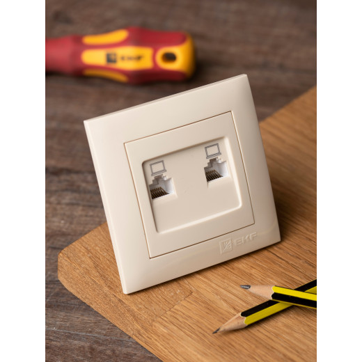 Валенсия розетка компьютерная RJ-45 2-местная кремовая EKF PROxima