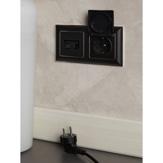 BRITE Роз. с з/к/ш с кр. 16А IP20 РСбш10-3-БрЧ черн. IEK