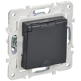 IEK SKANDY Титан Розетка с/з с защитными шторками и крышкой 16А IP44 SK-R11T