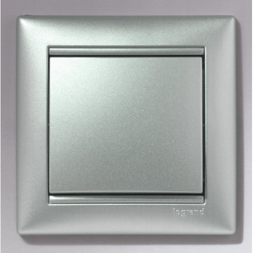 Выключатель одноклавишный - Legrand Valena - 10А 250В схема 1 безвинтовые зажимы - алюминий