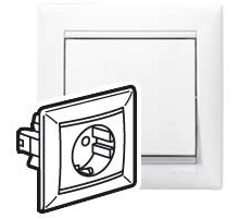 Legrand Valena Бел Розетка 1-ая с/з литая.