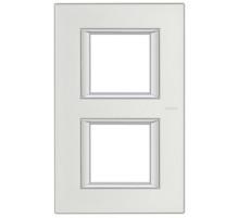 BT Axolute Жемчужное Серебро Рамка 2+2 мод прямоугольная (надпись вертикально).