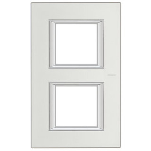 BT Axolute Жемчужное Серебро Рамка 2+2 мод прямоугольная (надпись вертикально)