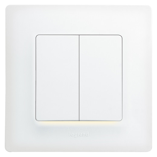 Выключатель двухклавишный с подсветкой/индикацией - Legrand Etika - 10А 250В безвинтовые зажимы - белый