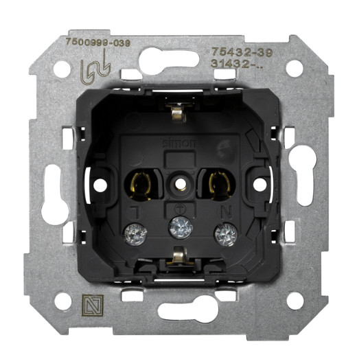 Розетка двухполюсная 2P+E с заземлением, 16А 250В, винтовой зажим, S82,82N,88