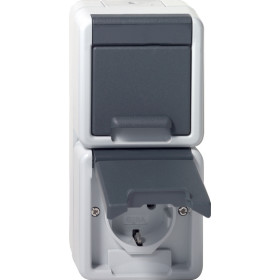 Gira Двойная розетка с з/к IP44. вертикальный блок