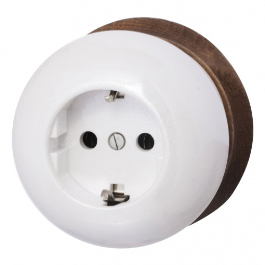 Розетка с заземляющим контактом