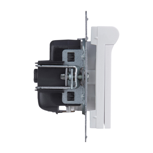 SUNO. Силовая розетка 2К+З 16А 250В. С крышкой IP21. С защитными шторками. Безвинтовые зажимы Цвет 