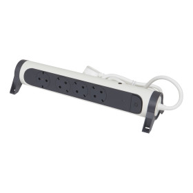 Legrand Revolution Комфорт Бело-черный Удлинитель 4x2К+З с выкл., кабель 1,5м, плоские розетки, с ИПМ и защитой от перегрузки, фиксируемый поворотный.