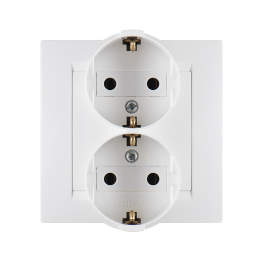 Simon 15 Белый Розетка 2-я с/з литая (в сборе с рамкой)