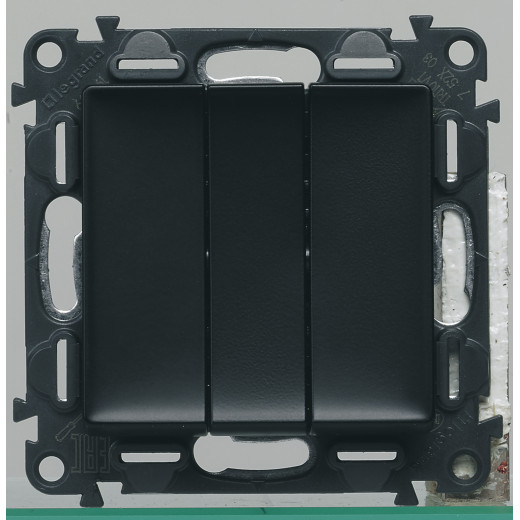 Valena IN'MATIC.Выключатель трехклавишный 10АХ 250В.Винтовые зажимы