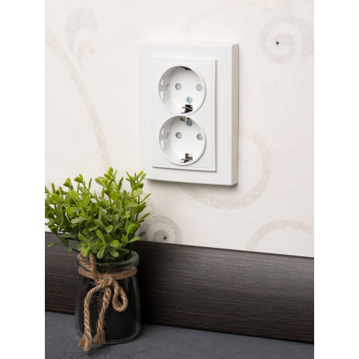 Минск Розетка 2-местная СП с заземлением 16А белая с защ. штор. EKF Basic