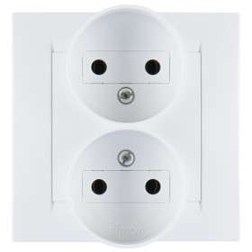 Simon 15 Белая Розетка 2-ая б/з литая (в сборе с рамкой)