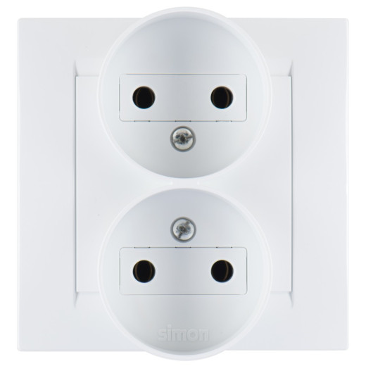 Simon 15 Белый Розетка 2-я б/з литая (в сборе с рамкой)