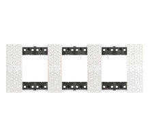 BT Living now Пиксель Рамка немецкий стандарт 3 поста (2+2+2 мод).