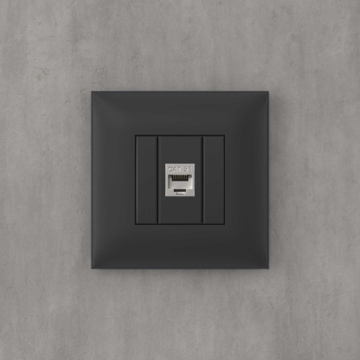 Компьютерная розетка RJ-45 без шторки в стену, кат.5e одинарная экранированная, Avanti, черный матовый