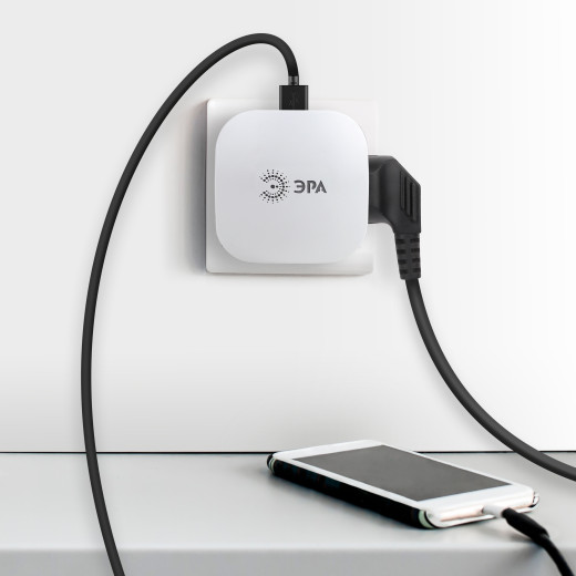 Разветвитель электрический ЭРА SP-3e-USB-2A на 3 розетки + 2 USB с заземлением со шторками 16А белый