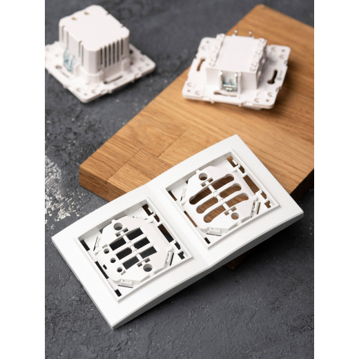 Минск Рамка 2-местная вертикальная белая EKF Basic