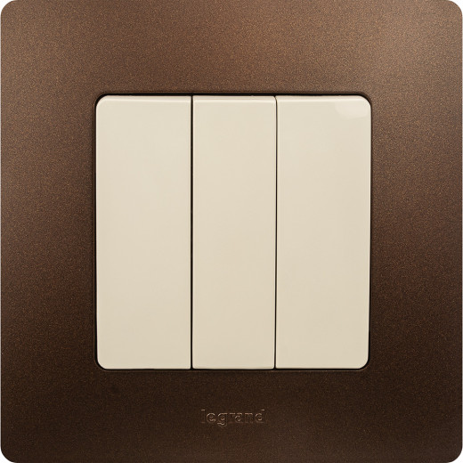 Выключатель трёхклавишный - Legrand Etika - 10А 250В винтовые зажимы - слоновая кость