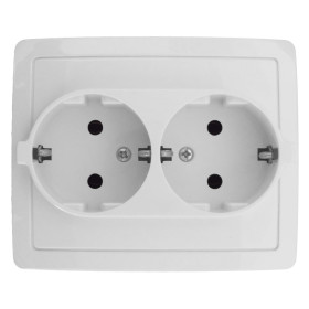 Simon 15 Белая Розетка двойная с заземлением 2*2Р+Е без шторок, винт.зажим,16А, 250В