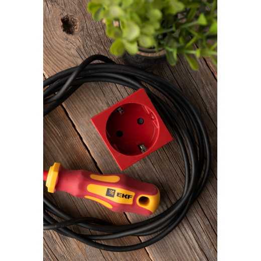 Розетка 45x45 с заземлением, с защ. шторками, 90 градусов, красная EKF