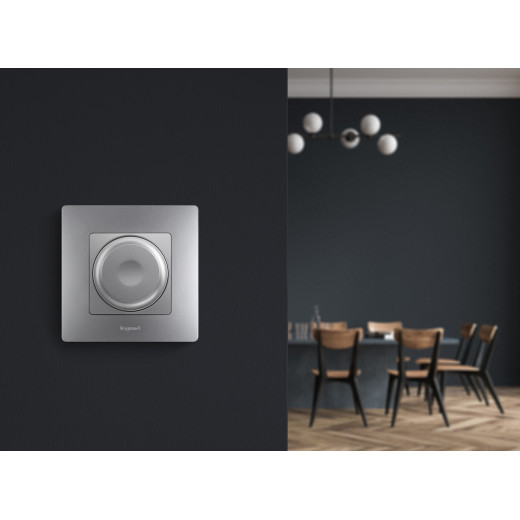 Диммер поворотно-нажимной универсальный LED - Legrand Etika - 300Вт без нейтрали - алюминий