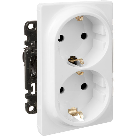 Valena LIFE.Силовая розетка двойная 2х2К+З 16А 250В с лицевой панелью.С защитными шторками.Безвинтовые зажимы.Белая