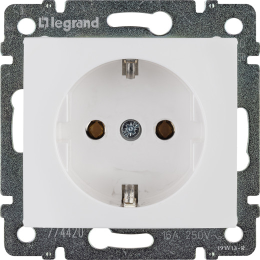Розетка с заземлением - Legrand Valena - без шторок 16А 250В винтовые зажимы - белый