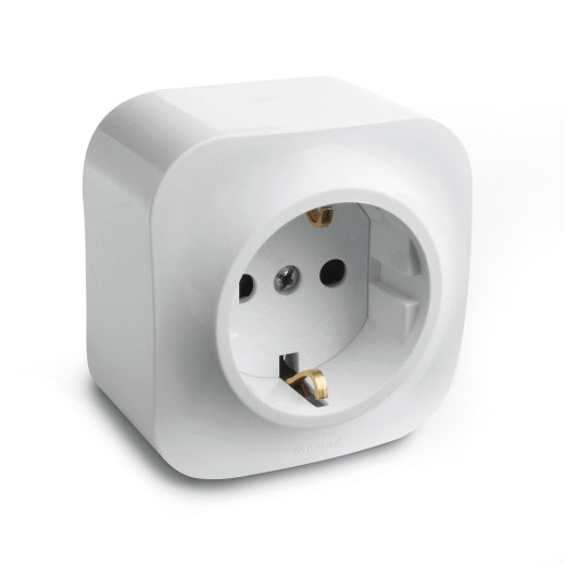 Розетка с заземлением - Legrand Quteo - без шторок IP20 16А 250В винтовые зажимы накладной монтаж - белый