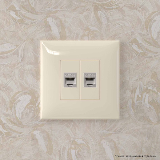 Компьютерная розетка RJ-45 без шторки в стену, кат.6А двойная экранированная, Avanti, ванильная дымка