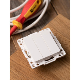 EKF PROxima Стокгольм Белый Выключатель 3-кл, 10А.