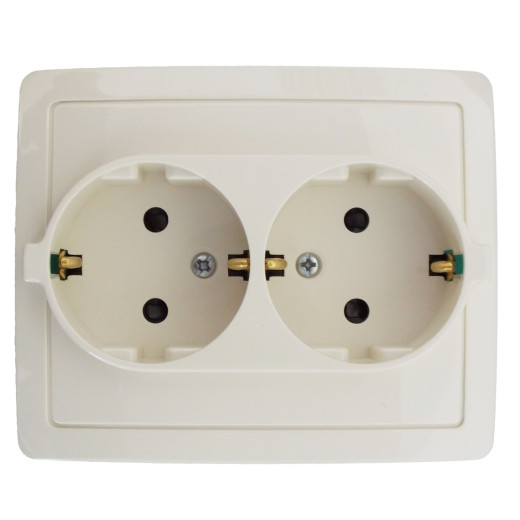 Розетка двойная с заземлением 2*2Р+Е, с защитными шторками,винт.зажим,16А, 250В,сл.кость