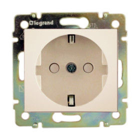 Legrand DIY Valena Крем Розетка 1-ая с/з с защитными шторками.