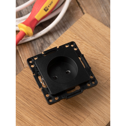 Стокгольм Механизм Розетки 1-местной б/з 10 А автоматические клеммы черный с защ. штор. EKF PROxima